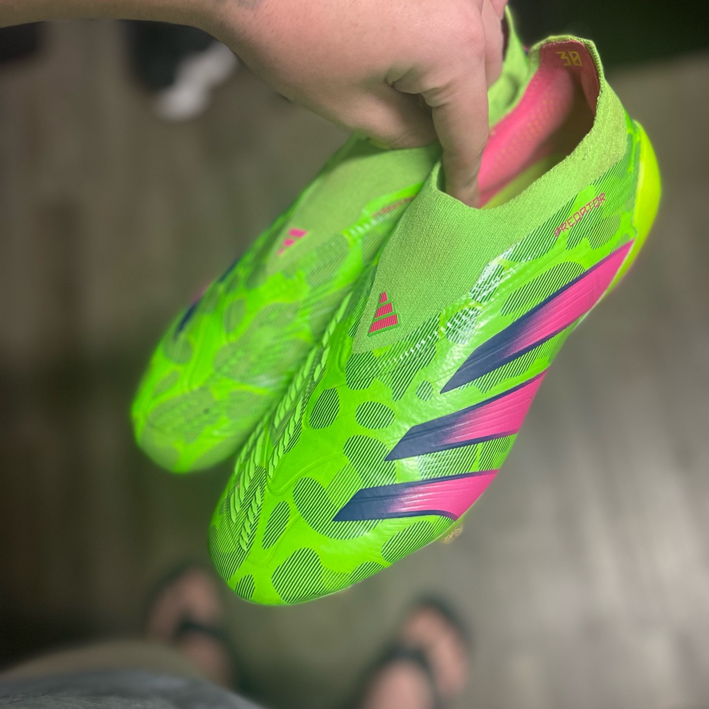 Predator Size 7.5 Men